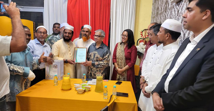 মালয়েশিয়ায় এসএলসিএস অ্যাওয়ার্ড পেলেন গাজী আবু হোরায়রা