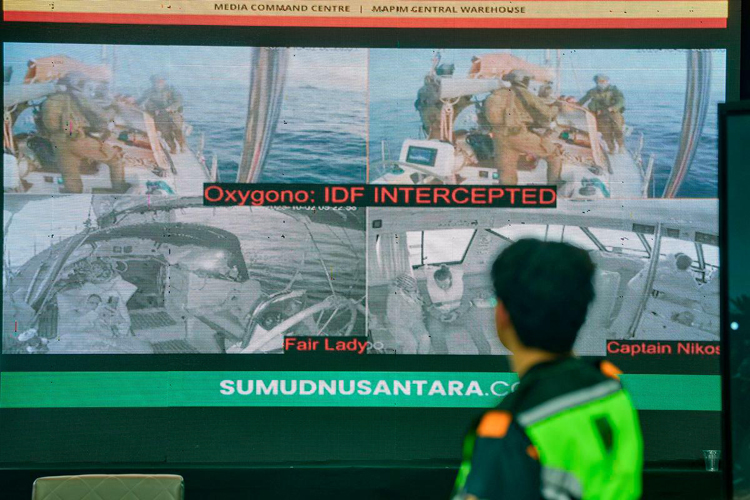 মালয়েশিয়ানদের মুক্তি না দিলে ট্রাম্পকে ঢুকতে না দেওয়ার ঘোষণা