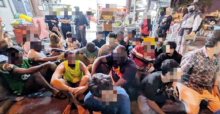 কুয়ালালামপুরে বিশেষ অভিযানে বাংলাদেশিসহ আটক ৯০