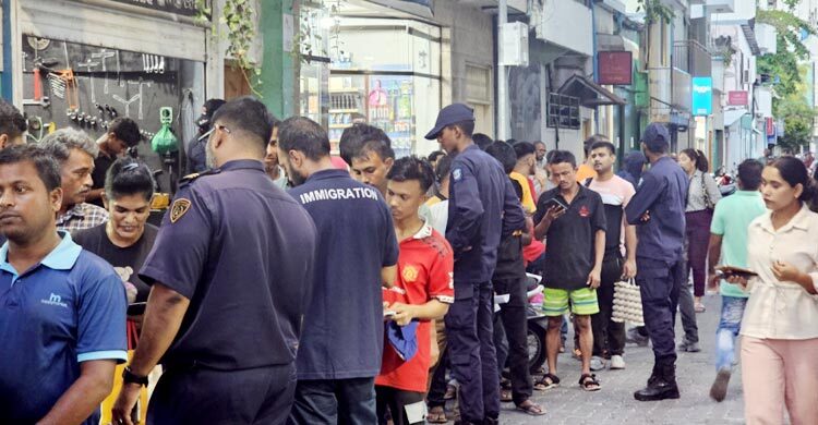 মালদ্বীপ প্রবাসীদের বেতন না দিলে নিয়োগকর্তাদের সরকারি সেবা বন্ধ