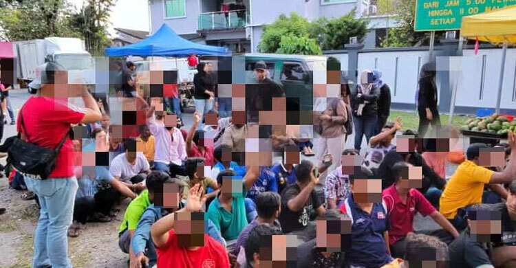 মালয়েশিয়ায় ২৪ বাংলাদেশি আটক