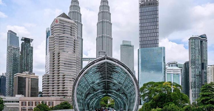এক বছরে ৪ কোটি ৭০ লাখ পর্যটক টানতে চায় মালয়েশিয়া