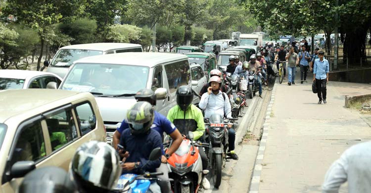 সাত রাস্তায় অবরোধ, যান চলাচলে যে নির্দেশনা দিলো পুলিশ