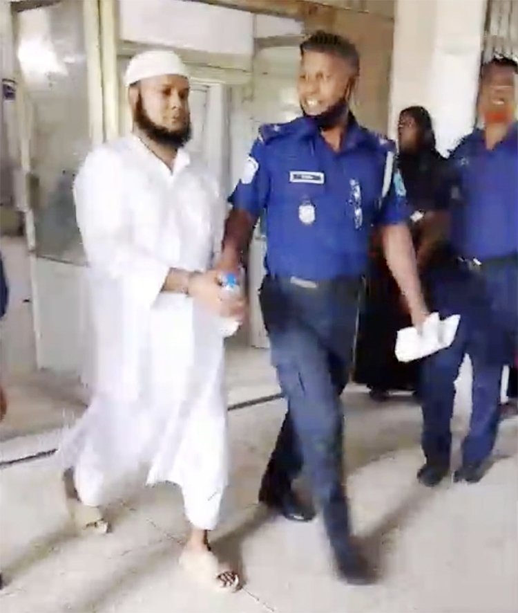 মায়ের চেকে ছেলের সই, জালিয়াতি মামলায় কারাগারে অধ্যক্ষ