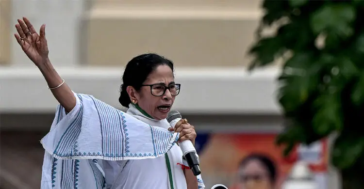 মমতা ব্যানার্জী অনড়, বিধানসভা ভেঙে দিলেন গভর্নর: এখন বিকল্প কী?