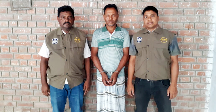 গরুচুরি মামলায় মমতাজ ডাকাত গ্রেফতার