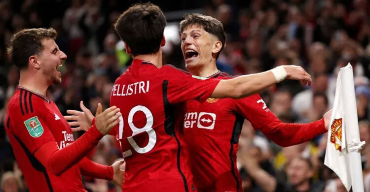 ক্রিস্টালকে হারিয়ে কারাবাও কাপের চতুর্থ রাউন্ডে ম্যানইউ