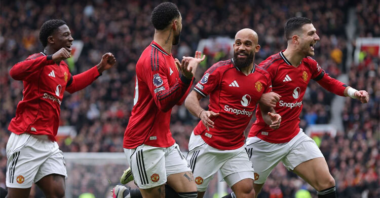 ১০ জনের টটেনহ্যামকে হারিয়ে টানা চতুর্থ জয় ম্যানইউর