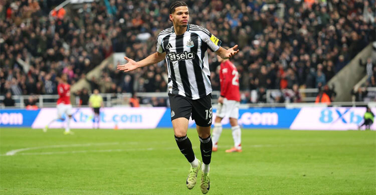 ১০ জনের নিউক্যাসলের কাছেও হারলো ম্যানইউ