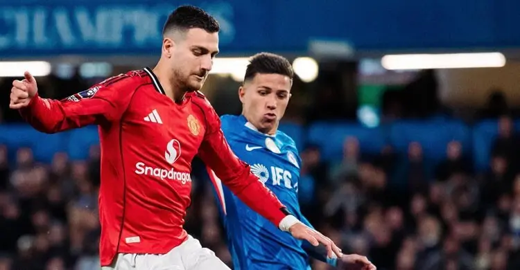 ভালো খেলেও ম্যানইউর কাছে চেলসির হার