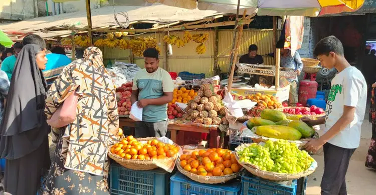 রমজানে বাজার মাতাচ্ছে কাটিমন আম
