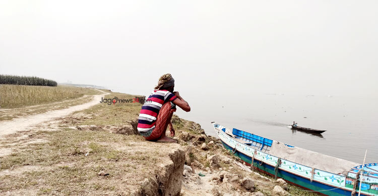 চিকিৎসা বঞ্চিত চরের মানুষের দুঃখগাথা
