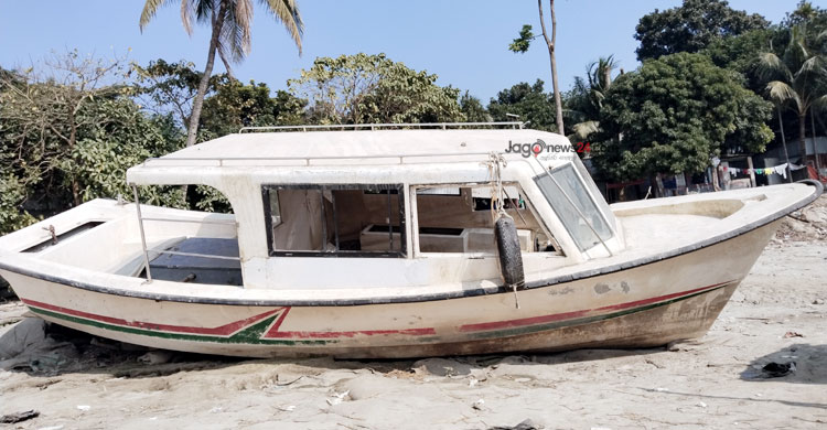 চিকিৎসা বঞ্চিত চরের মানুষের দুঃখগাঁথা