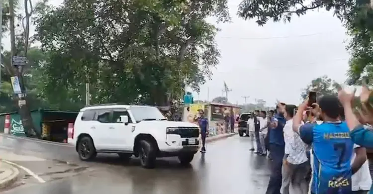 সাভার সেনানিবাসে গ্রীষ্মকালীন ক্যাম্প পরিদর্শন প্রধানমন্ত্রীর