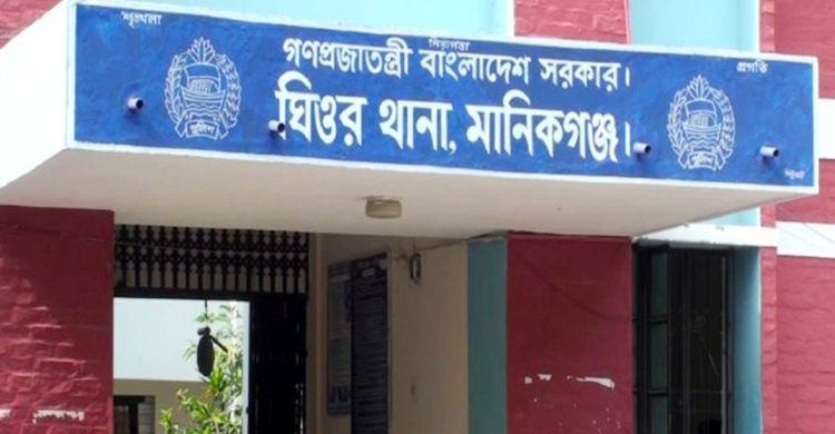 মোটরসাইকেলে ঘুরতে বেরিয়েছিলেন তিন বন্ধু, নিয়ন্ত্রণ হারিয়ে নিহত ২