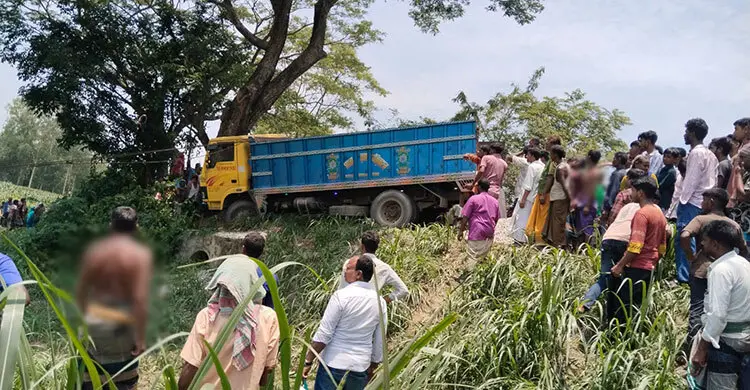 মানিকগঞ্জে ট্রাক-মোটরসাইকেল সংঘর্ষে নিহত ৩