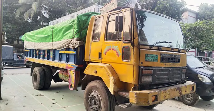 পাচারের সময় সারসহ পুলিশের জালে ট্রাকচালক-হেলপার