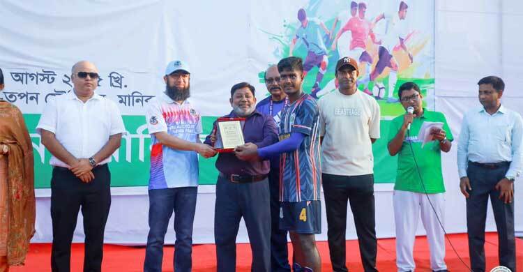 জেলা প্রশাসন ফুটবল ফাইনালে মুখোমুখি শিবালয় উপজেলা-মানিকগঞ্জ সদর