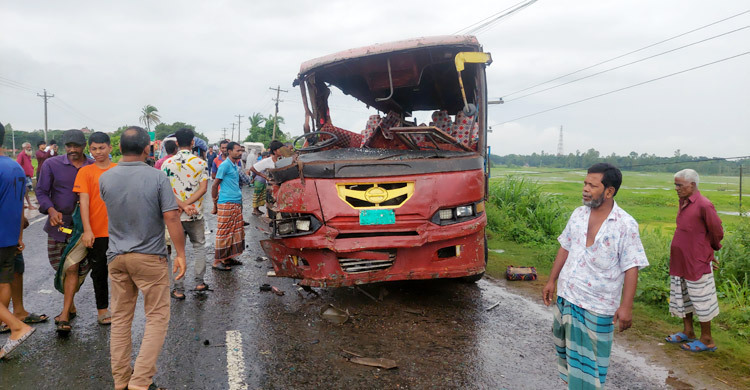 3 RMG workers die in Manikganj road mishap