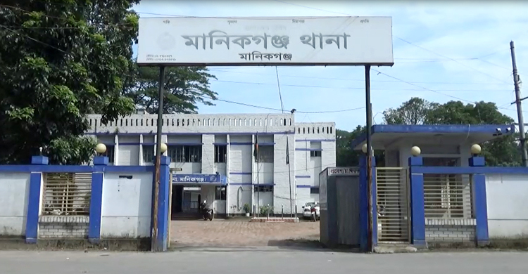 কনস্টেবলকে ছুরিকাঘাত, গণপিটুনিতে ডাকাতের মৃত্যু