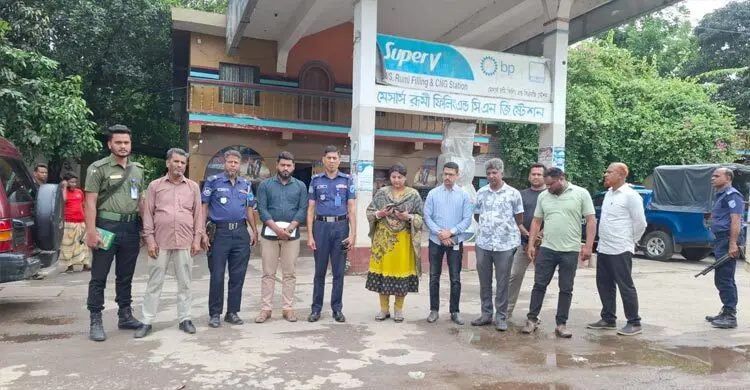 পাম্পের নামে পেট্রোল এনে ডিলারের দোকানে বিক্রি, ম্যানেজারসহ আটক ২