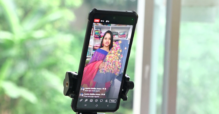 ৭০০ টাকার পুঁজি থেকে লাবনীর ৩০ লাখের ব্যবসা