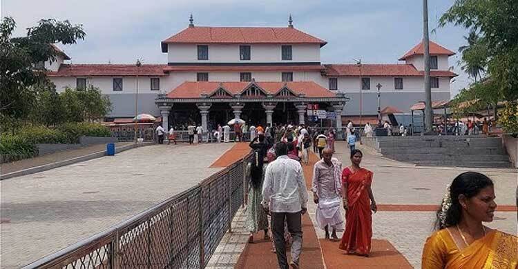 ভারতে মন্দিরে গণকবরের অভিযোগে তোলপাড়, সংবাদ প্রচারে নিষেধাজ্ঞা