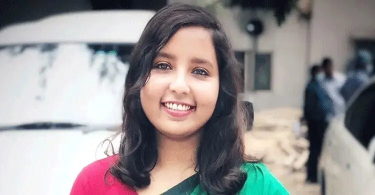 তালা ভাঙলেই বিপ্লবী হওয়া যায় না, এই মেয়েদের কেউ বুঝান