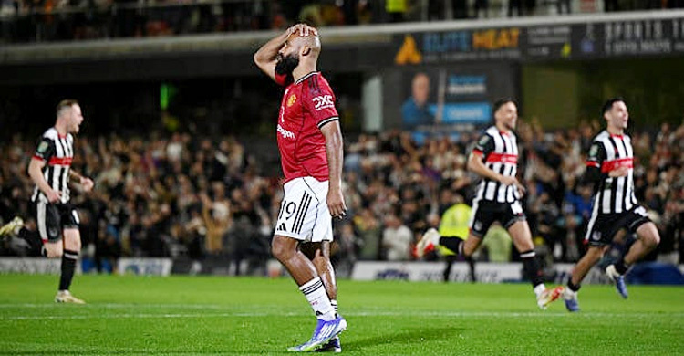 টাইব্রেকারে ২৬ শটের এক ম্যাচে হার ম্যানইউর