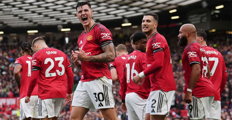 স্বস্তির জয়ে ঘুরে দাঁড়াল ম্যানইউ