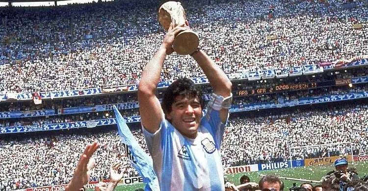 ম্যারাডোনার যে রেকর্ড ভাঙতে পারবেন না মেসি-নেইমার-রোনালদো