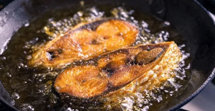 মাছ বেশি ভাজলে কি পুষ্টিগুণ নষ্ট হয়?