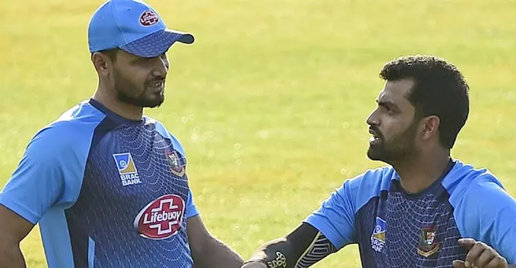 স্বেচ্ছায় অবসর নাকি চাপে পড়ে, তামিমকে প্রশ্ন মাশরাফির
