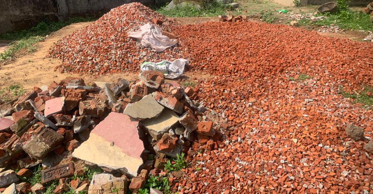 বাবার গড়া মসজিদ ভাঙায় ভাইয়ের বিরুদ্ধে অভিযোগ