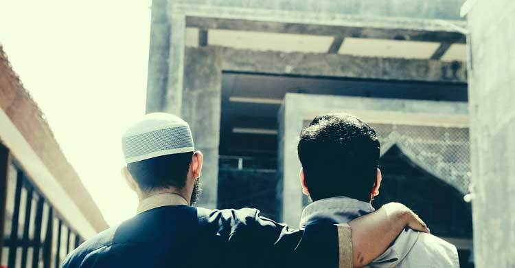 আখেরাতেও যাদের বন্ধুত্ব টিকে থাকবে