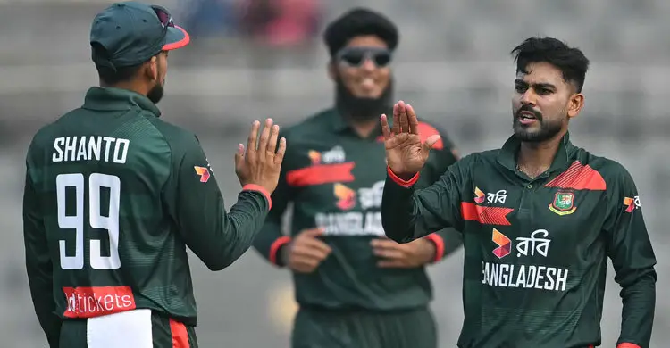 ইফতারের জন্য খেলায় ৪০ মিনিটের বিরতি