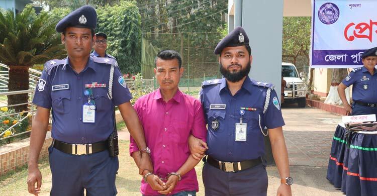 মাটিরাঙ্গায় পুলিশের অভিযানে অস্ত্রসহ আটক ১