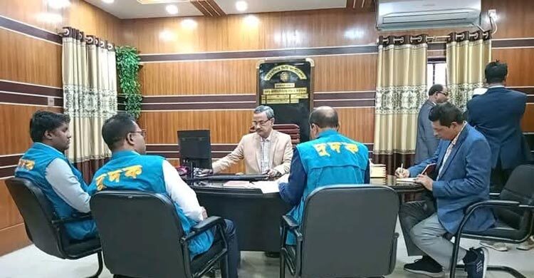 ময়মনসিংহ সিটি করপোরেশনে দুদকের অভিযান