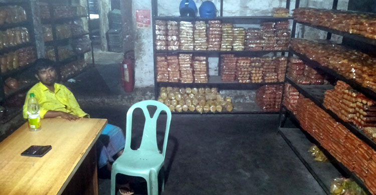 মে দিবস আসে যায়, ভাগ্য বদলায় না মোজাম্মেলদের