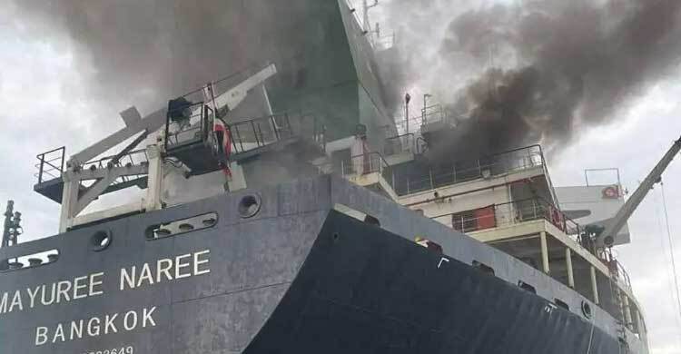 Iran vows to block oil flow through Strait of Hormuz