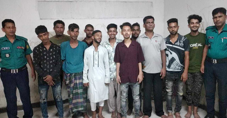 মোহাম্মদপুরে পুলিশের বিশেষ অভিযানে গ্রেফতার ১১