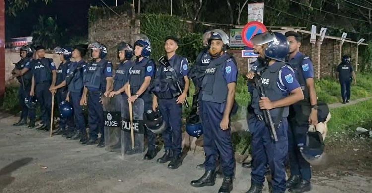 হত্যা মামলার আসামি ছিনিয়ে নেওয়ার চেষ্টা, আটক ৭