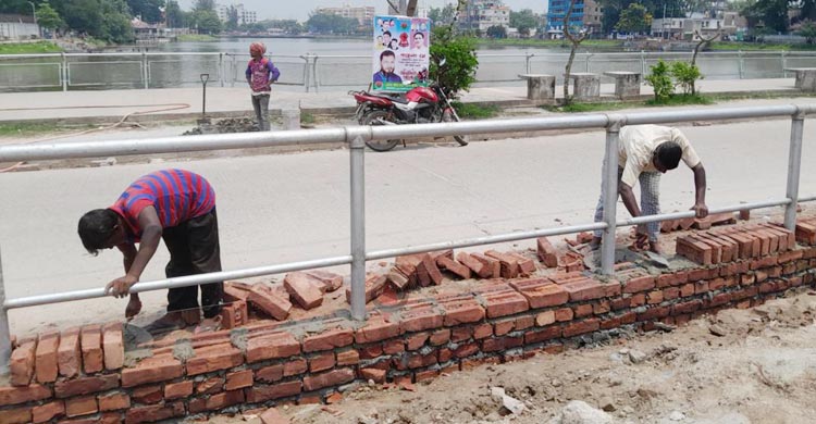 নির্মাণ কাজ কমায় ভাটা পড়েছে বালু ব্যবসায়