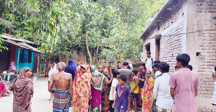 বৃষ্টির গ্রামের বাড়িতে শোকের ছায়া, মরদেহ ফেরত আনার দাবি বাবার