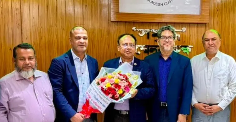 তৈরি পোশাক রপ্তানি দ্রুত ও সহজতর করার আশ্বাস কাস্টমসের