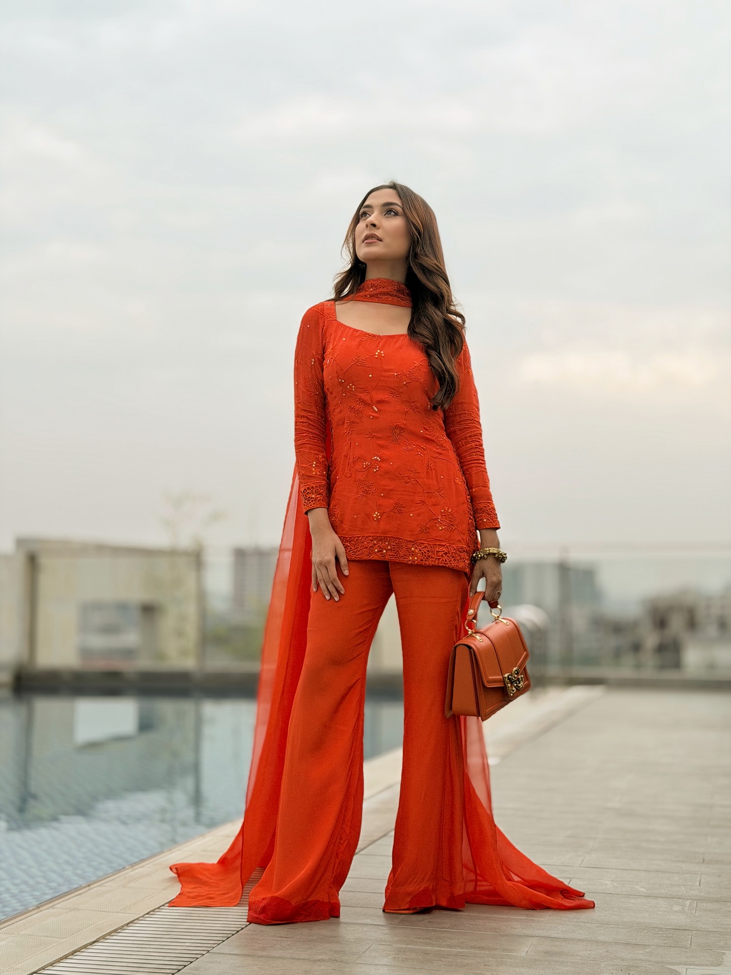 নজরকাড়া লুকে অনবদ্য মেহজাবীন