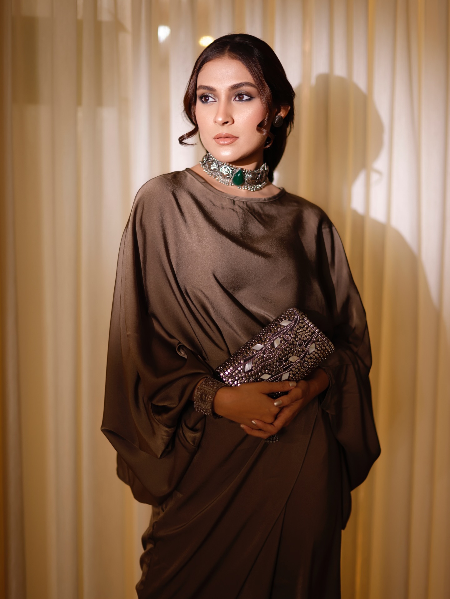 স্টেটমেন্ট আউটফিটে নজরকাড়া মেহজাবীন