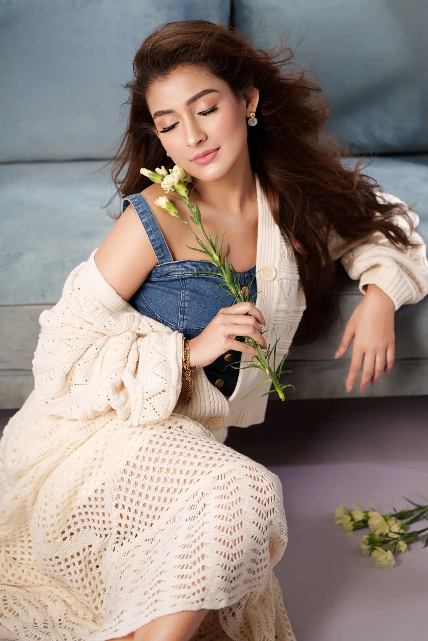 শীতের শুরুতেই মেহজাবীনের এলিগ্যান্ট কম্বো