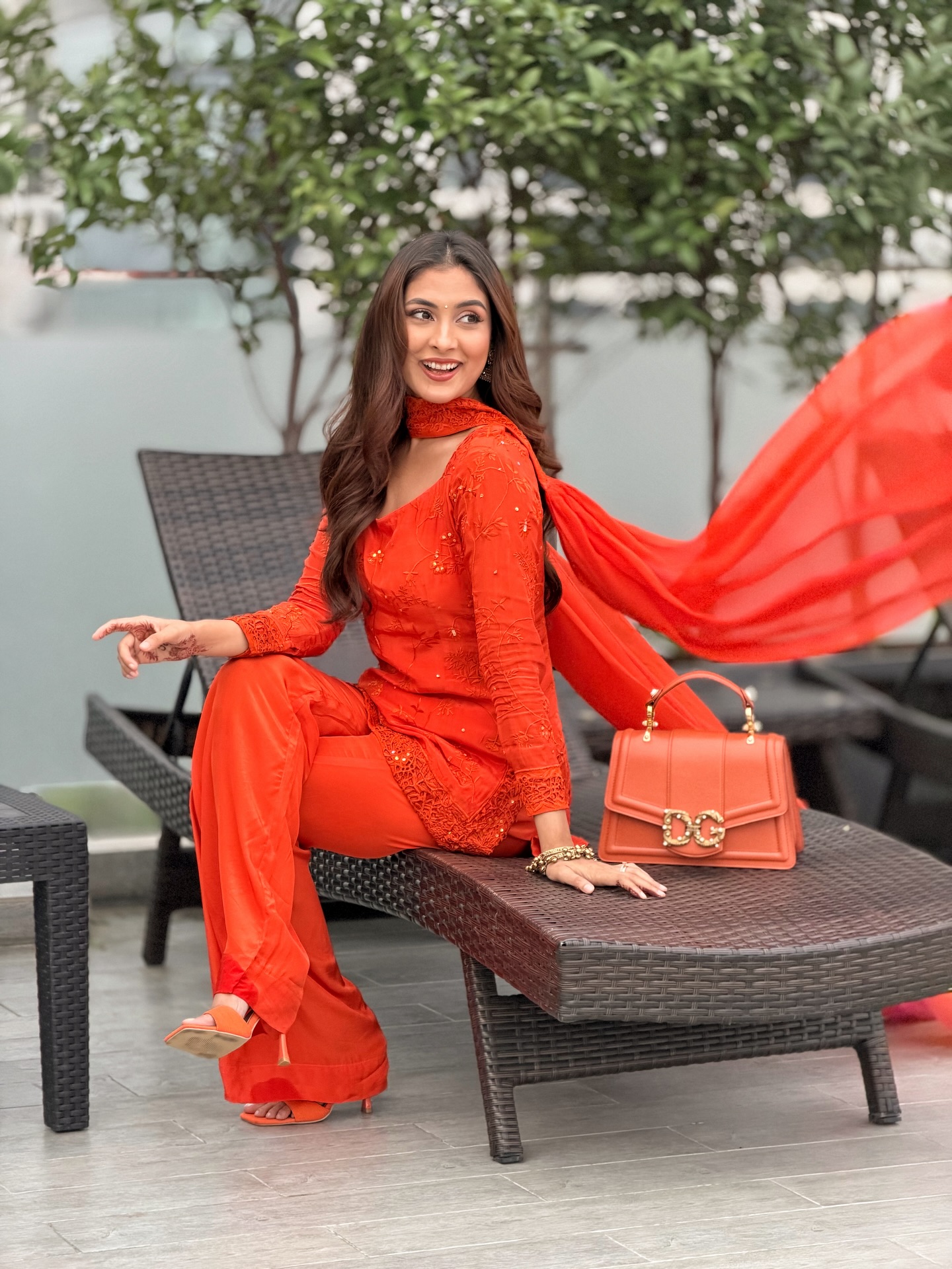 নজরকাড়া লুকে অনবদ্য মেহজাবীন