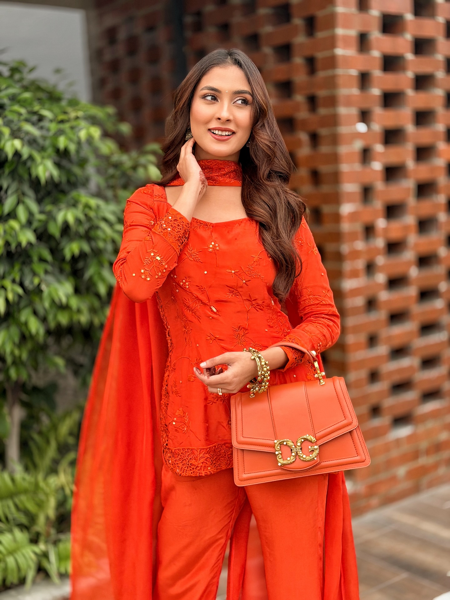 নজরকাড়া লুকে অনবদ্য মেহজাবীন